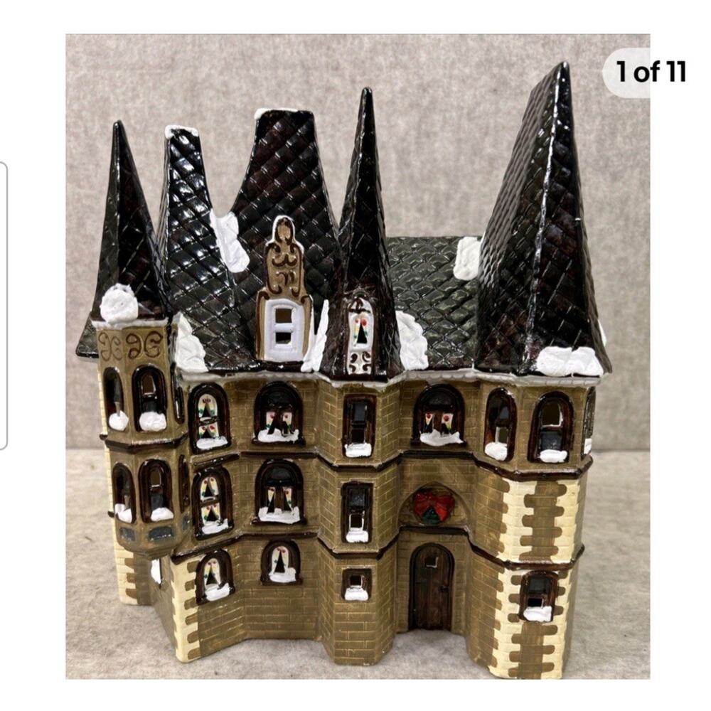 Rare Yuletide Le Chateau Mansion Porcelain 1988, Vintage made for Yuletide